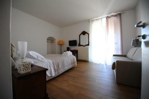 Hostal Vista Sui Sassi Guest House