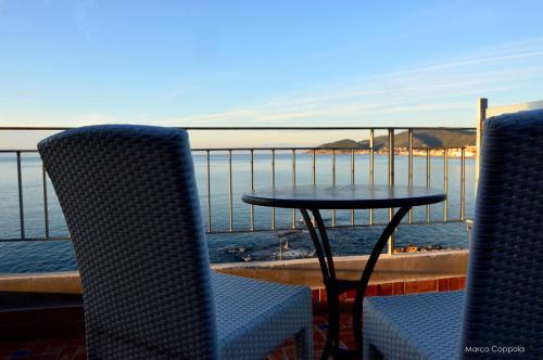 Hostal Affittacamere Lo Scoglio