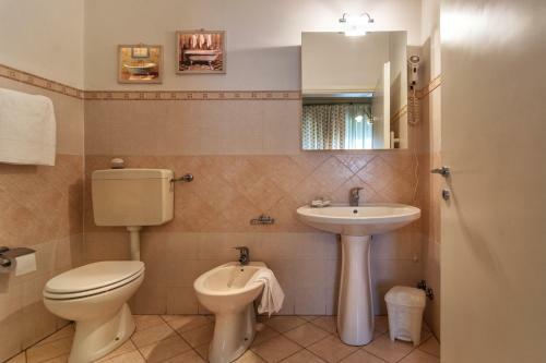 Hostal Affittacamere La Casa Di Ugo