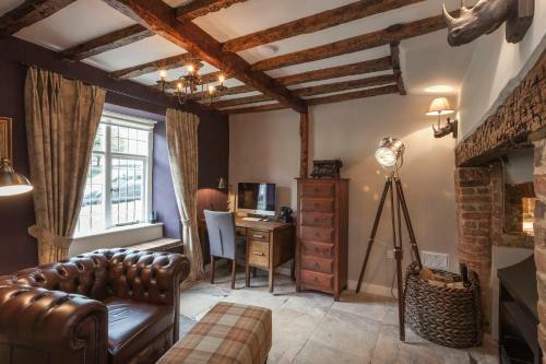 Three Little Pigs Luxury Cottage