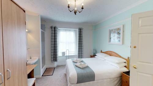 Hostal The Tudor Guest House