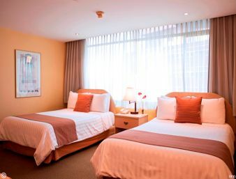 Hotel Howard Johnson La Carolina- Quito