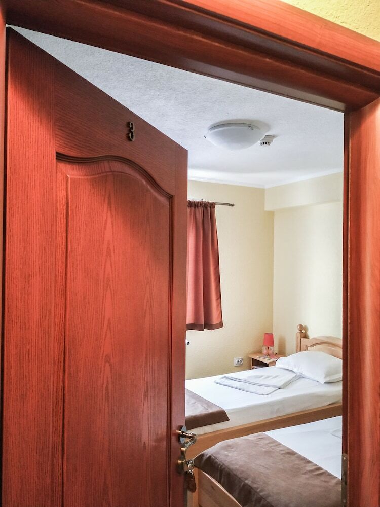 Hostal Venesis House