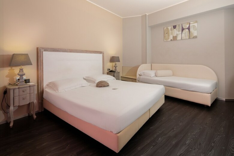 Best Western Maison B Hotel