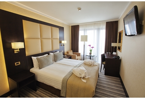 Dnister Premier Hotel