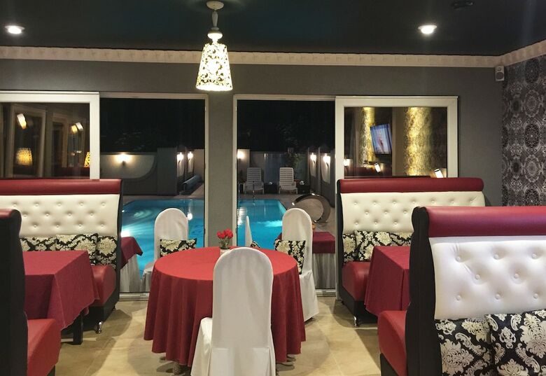 Eney Hotel