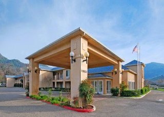Hotel Comfort Inn  And  Suites