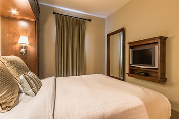 Chateau Beauvallon Hotel