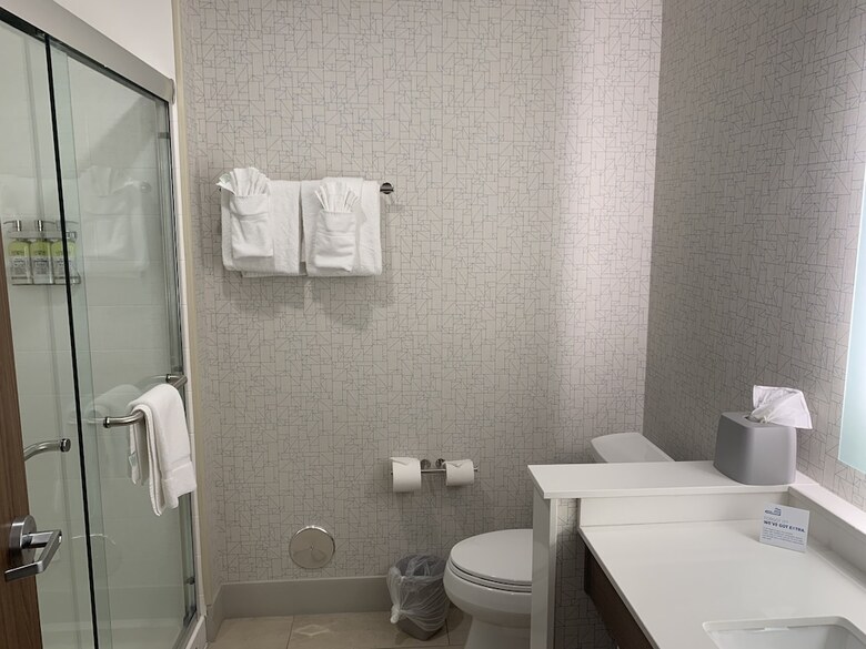 Hotel Holiday Inn Express & Suites Grand Rapids Airport North By Ihg