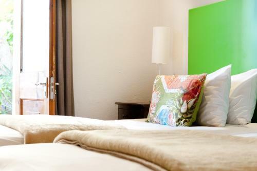 Hostal Ashanti Gardens Guesthouse