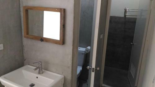 4+57 Hostel
