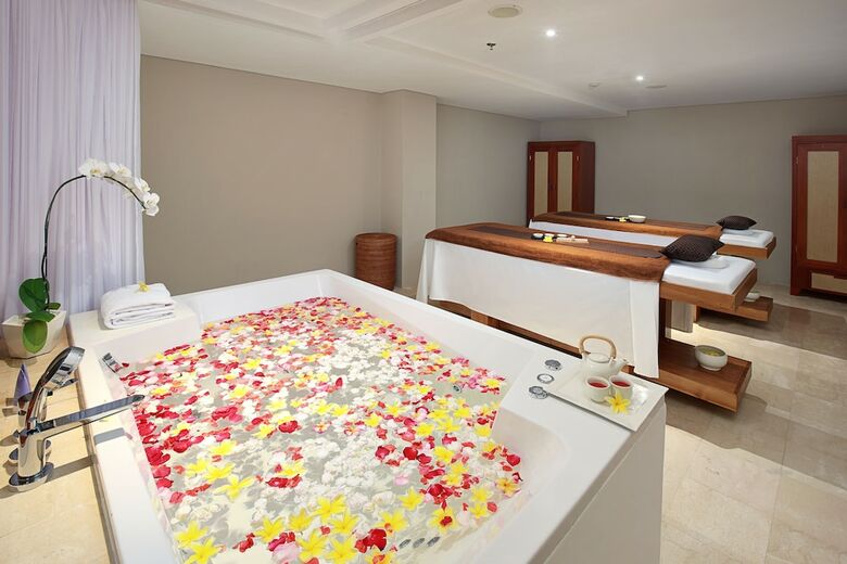 The Bandha Hotel & Suites