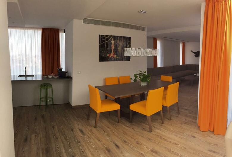 Cosmopolita Apartments Sants