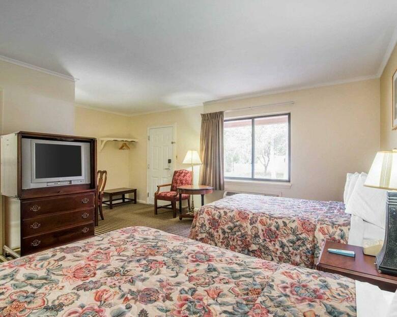 Hotel Rodeway Inn Skytop