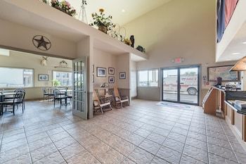 Hotel Lone Star Inn & Suites