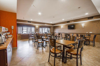 Hotel Comfort Inn & Suites