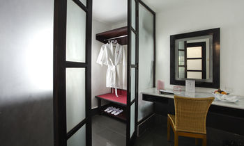 Hotel Segara Village