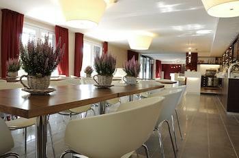 Hotel Base To Stay