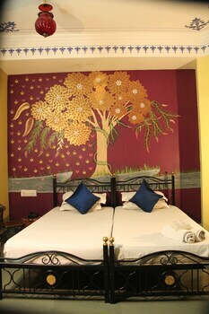 Hotel Udai Niwas On Lake Pichola