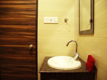 Hotel Oyo Rooms Kasba Kolkata