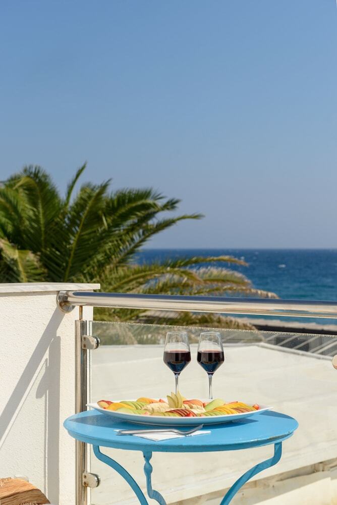 Hotel Alesahne Beach