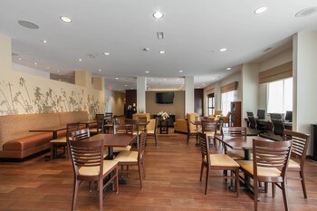 Hotel Sleep Inn & Suites