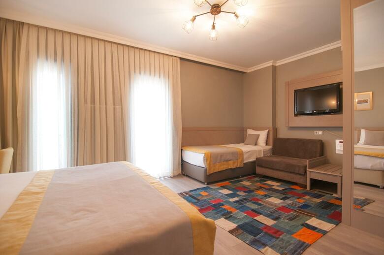 Perapolis Hotel