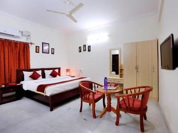 Aparthotel Nirmalvilla Service Apartments