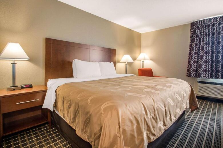 Hotel Roadstar Inn