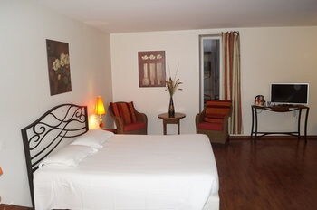 Hotel Domaine De L'hostr�i�re