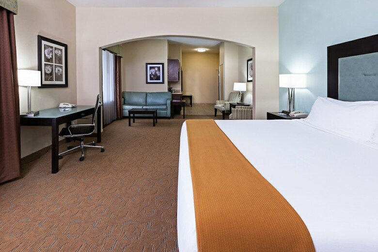 Holiday Inn Express Hotel & Suites Victoria