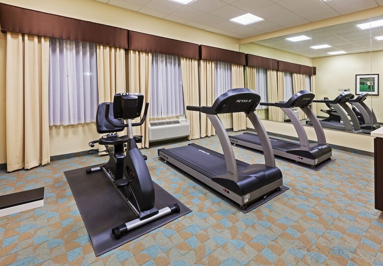 Holiday Inn Express Hotel & Suites Victoria