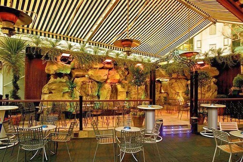 Harcourt Hotel