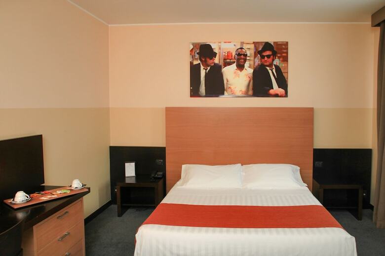 Hotel Studios