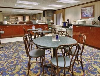 Hotel Baymont Inn And Suites Kalamazoo