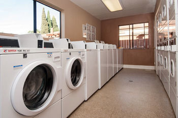 Apartamento Sunshine Suites At Midway