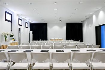 Hotel 9 Muses Santorini Resort