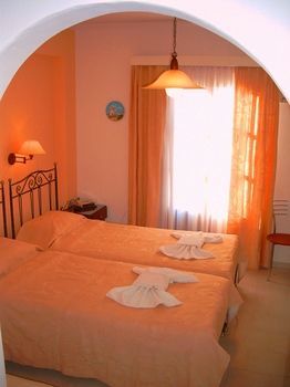 Sunset Studios & Apartments
