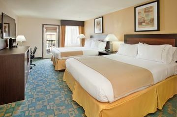 Holiday Inn Express Hotel  Suites Branson 76