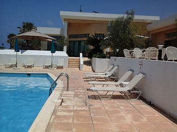 Natura Beach Hotel & Villas