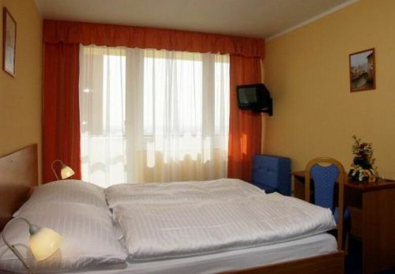 Bridge Hotel