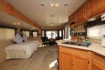 Hotel Drop Anchor Resort And Marina