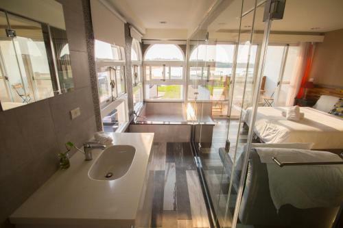 Malibu Oceanview Homestay