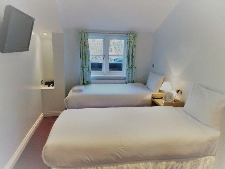Lancaster Court Hotel
