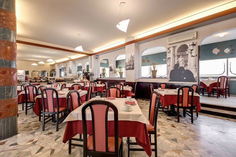Hotel Pacific