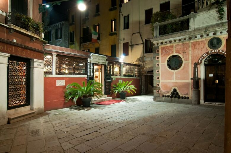 Hotel La Fenice Et Des Artistes