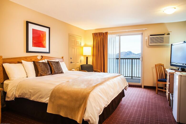 Coast Osoyoos Beach Hotel