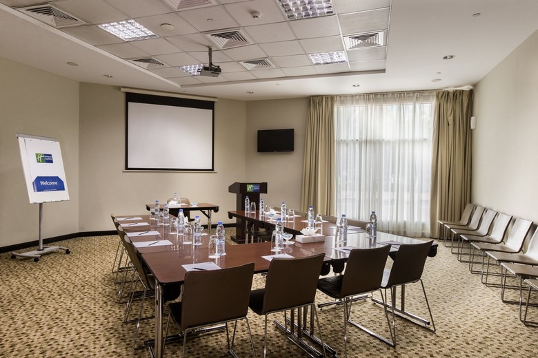 Hotel Holiday Inn Express Dubai Safa Park