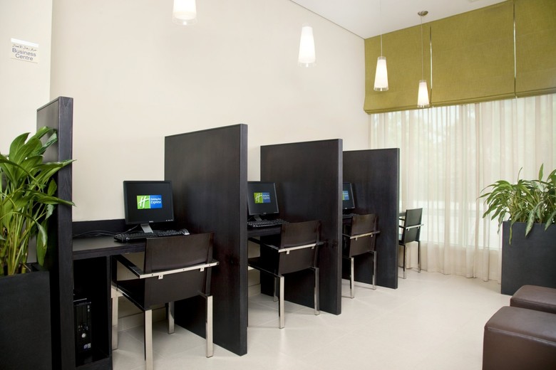 Hotel Holiday Inn Express Dubai Safa Park