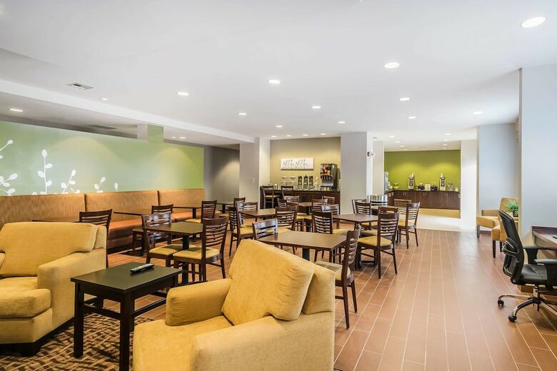 Hotel Sleep Inn & Suites